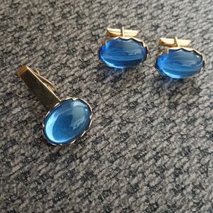 Elegant Blue and Gold Cufflinks Set